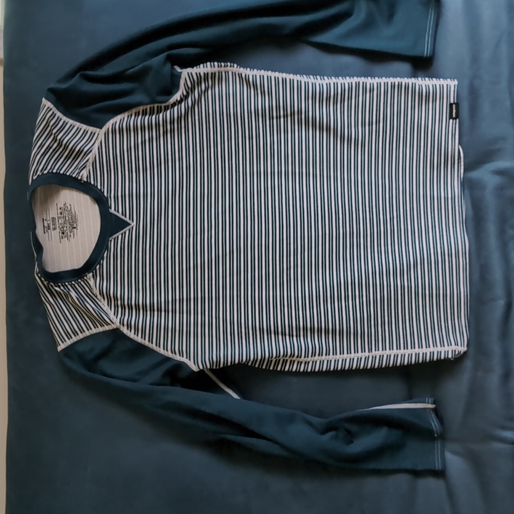 Patagonia men’s large capaline 3 midweight striped top